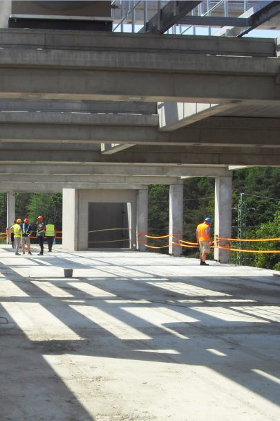 Fotoreport: výstavba technologicky vyspělého areálu podle našeho návrhu a projektu v Kladně pokračuje podle plánu