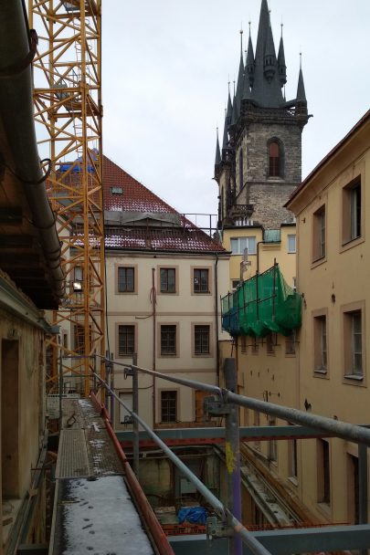 Na Staroměstském náměstí probíhá citlivá transformace osmi historických domů na nejočekávanější pražský hotel podle našeho návrhu