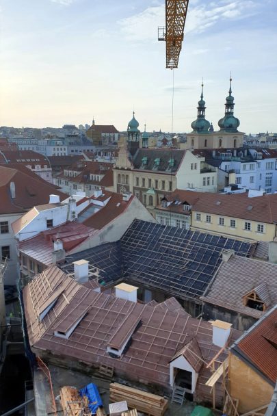 Construction progresses on new Prague hotel in Old Town Square