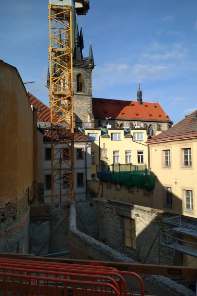 After ten years, the construction of a grand hotel in Prague’s Old Town Square is taking shape