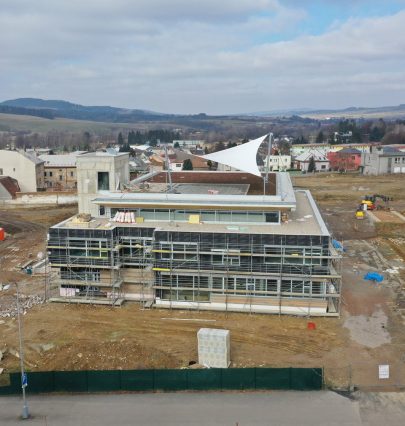 Výstavba Domu dětí a mládeže v Ústí nad Orlicí podle našeho návrhu se přesunula do interiéru