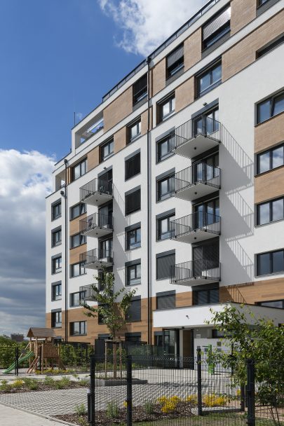 Navrhujeme architekturu pro spokojený život a jedním takovým pěkným příkladem je bytový dům Zelená Libuš