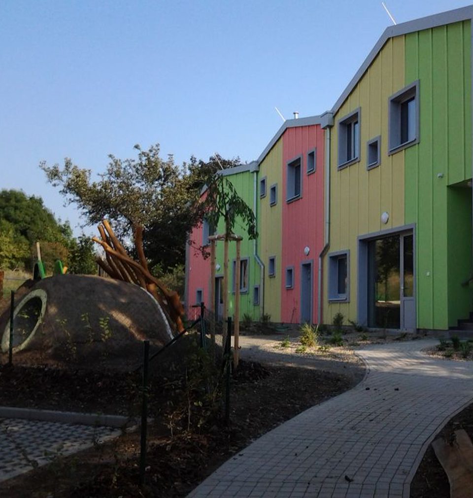 A new article at Stavbaweb.cz on implementation of our nursery school design in Prague