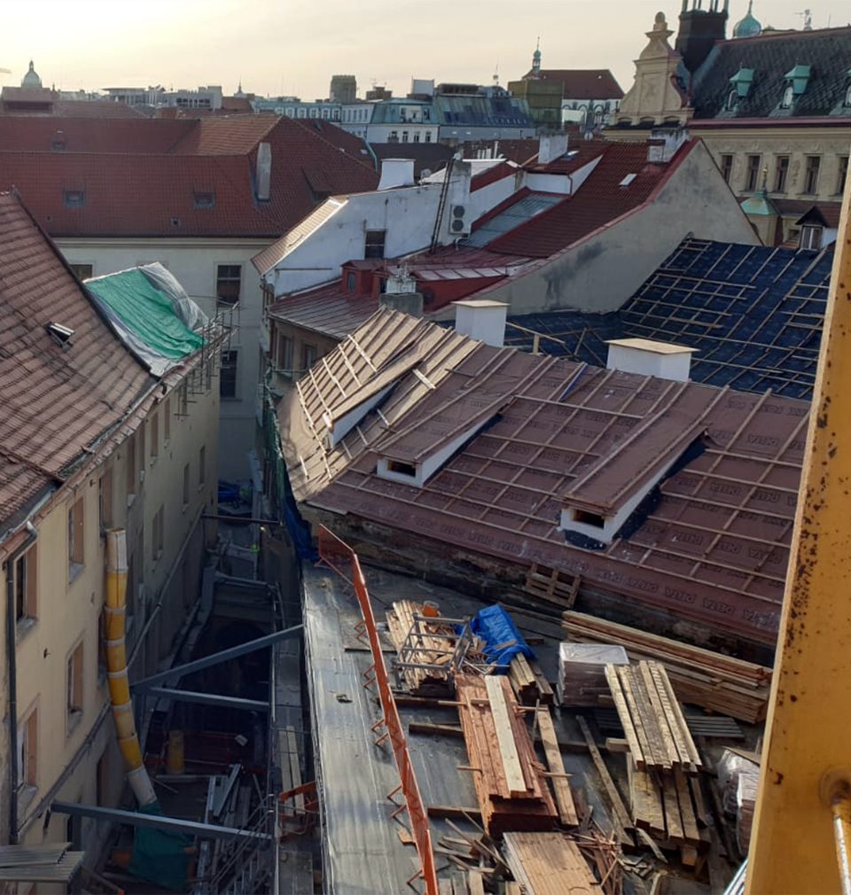 Construction progresses on new Prague hotel in Old Town Square