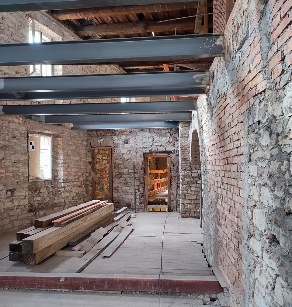 Take a look behind the curtain of one of the most interesting historical projects in Prague