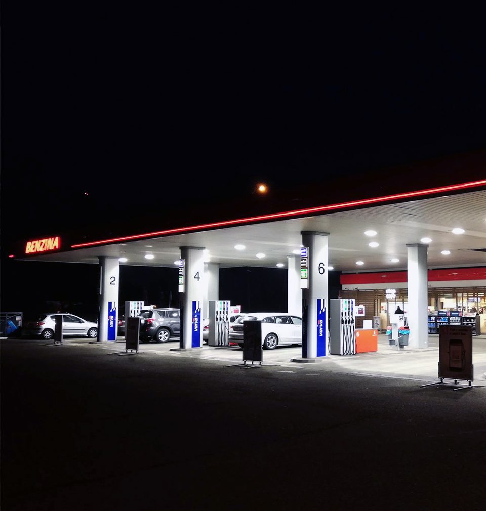 Our team of designers, led by Jan David, is modernizing Benzina filling stations throughout the Czech Republic