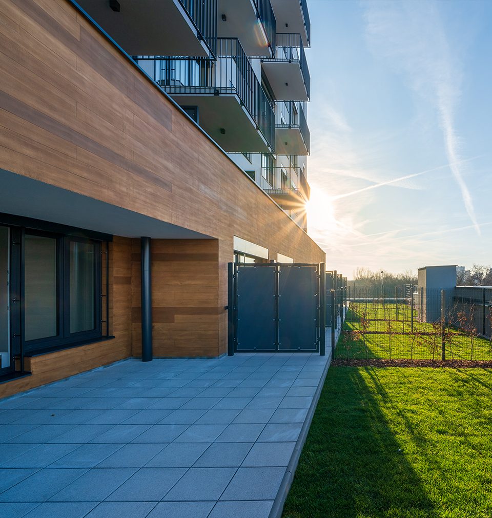 Navrhujeme architekturu pro spokojený život a jedním takovým pěkným příkladem je bytový dům Zelená Libuš